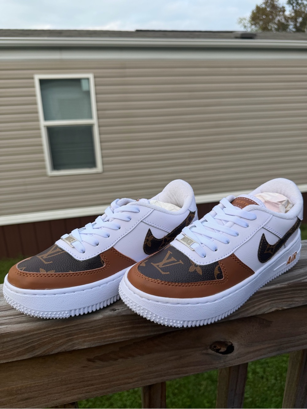 Nike White and brown Custom Logo-Accent Sneakers